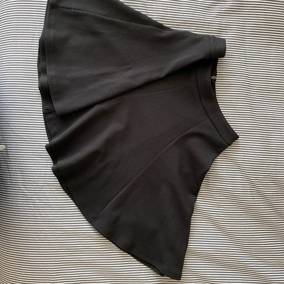 Black skirt - Picture 3 of 4